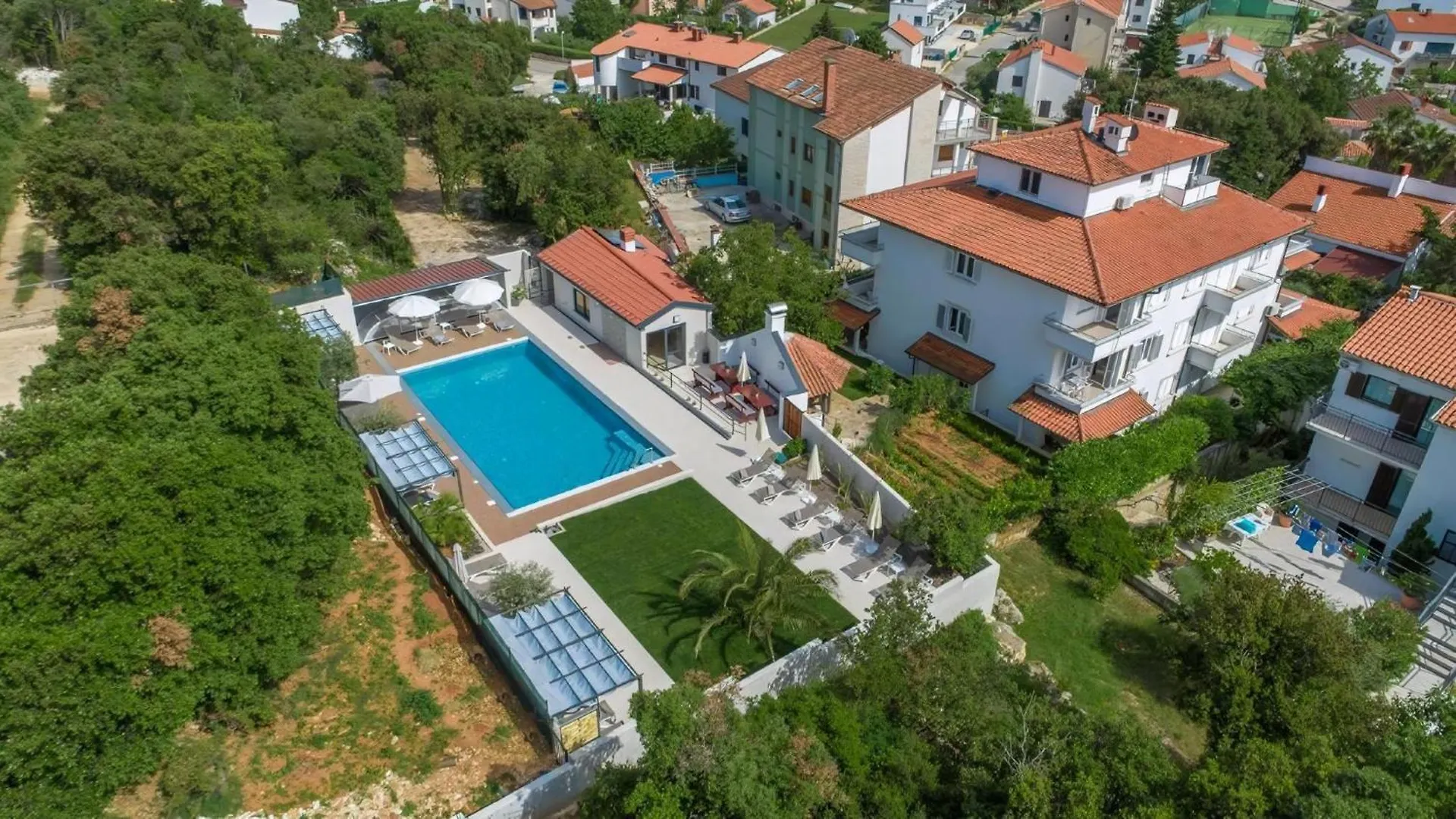 Wohnung In Pjescana Mit Gemeinschaftlichem Pool 풀라 아파트
